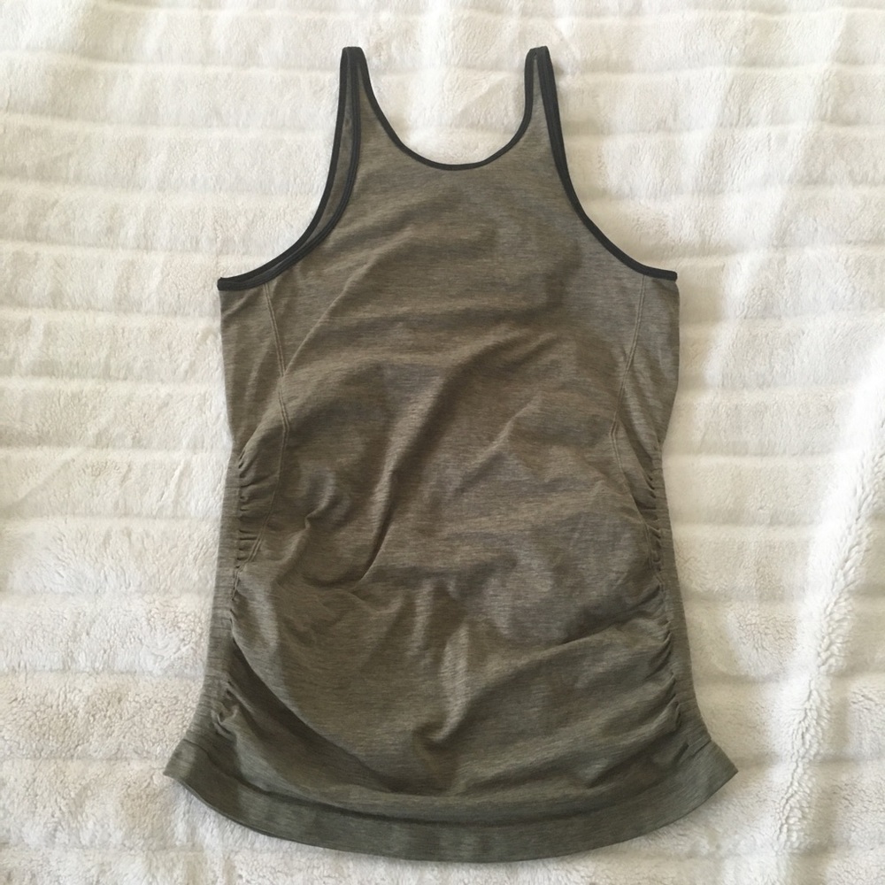 Lululemon In The Flow Tank - Picture 3 of 5